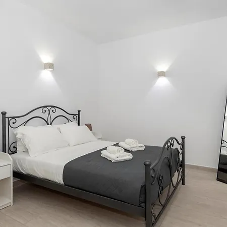 Blue Diamonds Paros * Pounda